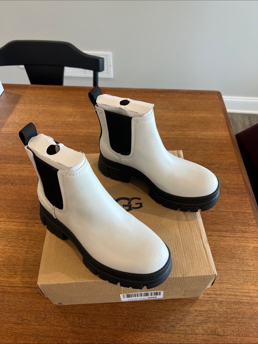 UGG White Chelsea Lug Sole Boots with Black Elastic Panels
